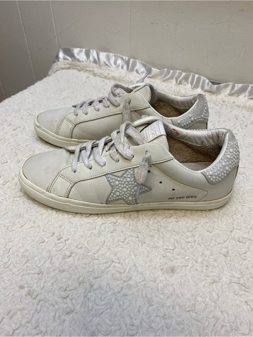 Vintage Havana Dayna white sneakers featuring a rhinestone women’s size 11